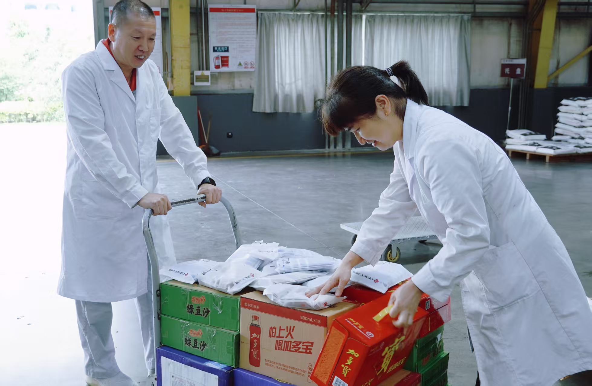 高温慰问送清凉 组织关怀沁人心 高温慰问送清凉 组织关怀沁人心